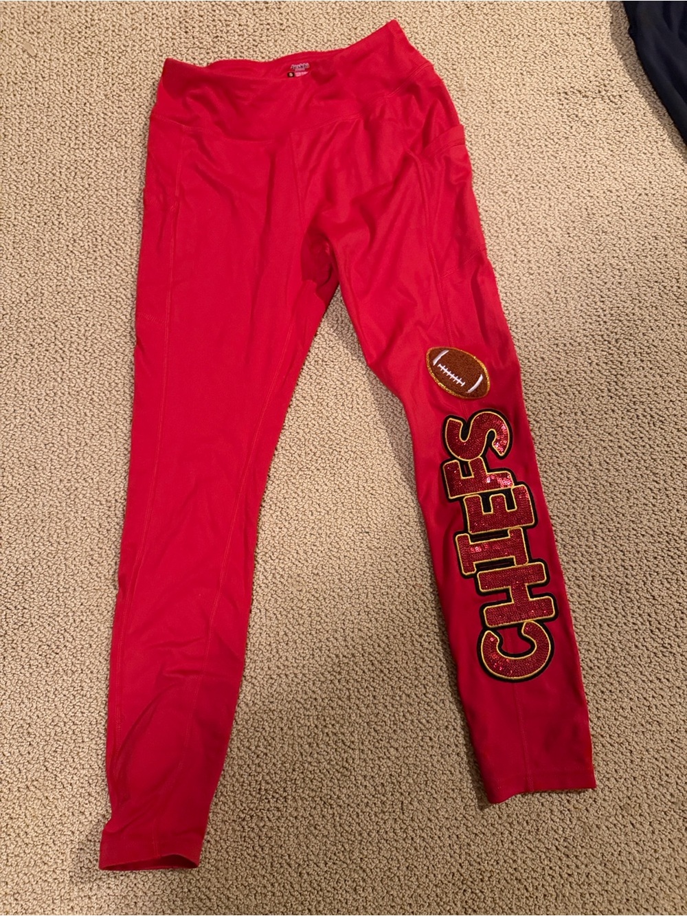 2 pairs of Adult small leggings with side pockets